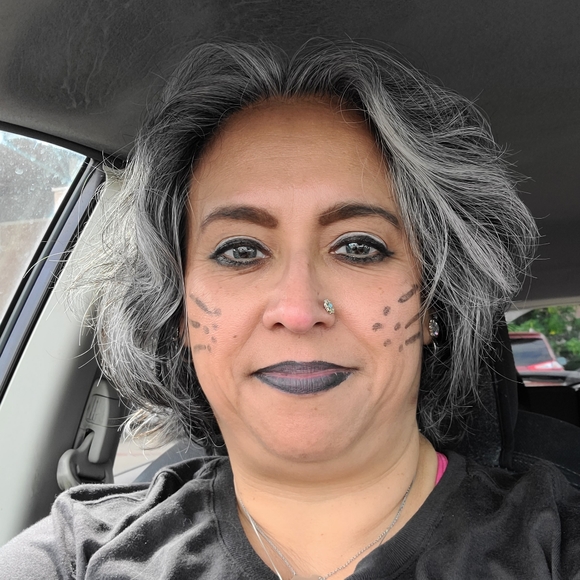 Meet your Posher, Michelle - Picture 3 of 5